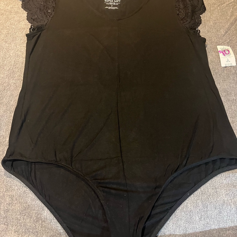 Black lace sleeves bodysuit